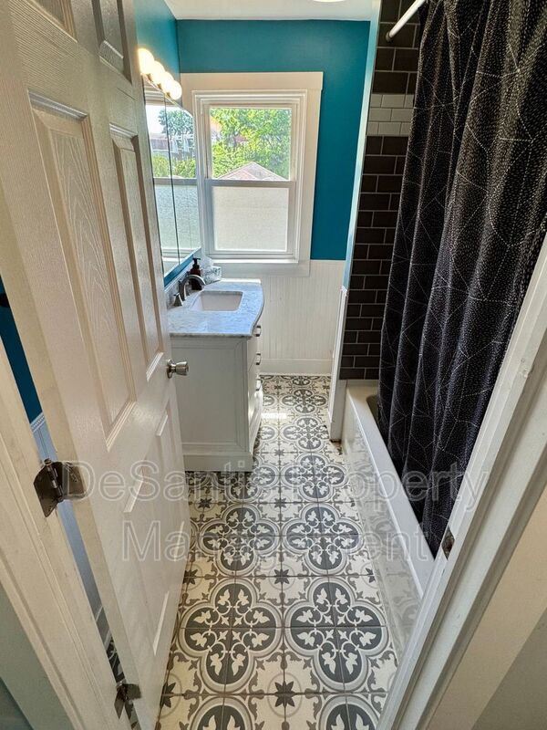 Open Concept 3 Bed 1.5 Bath in Swissville! property image