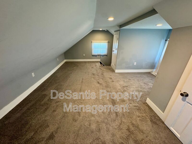 Open Concept 3 Bed 1.5 Bath in Swissville! property image