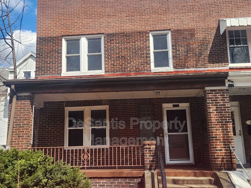 2 Bedroom 1 bath updated Row Home property image