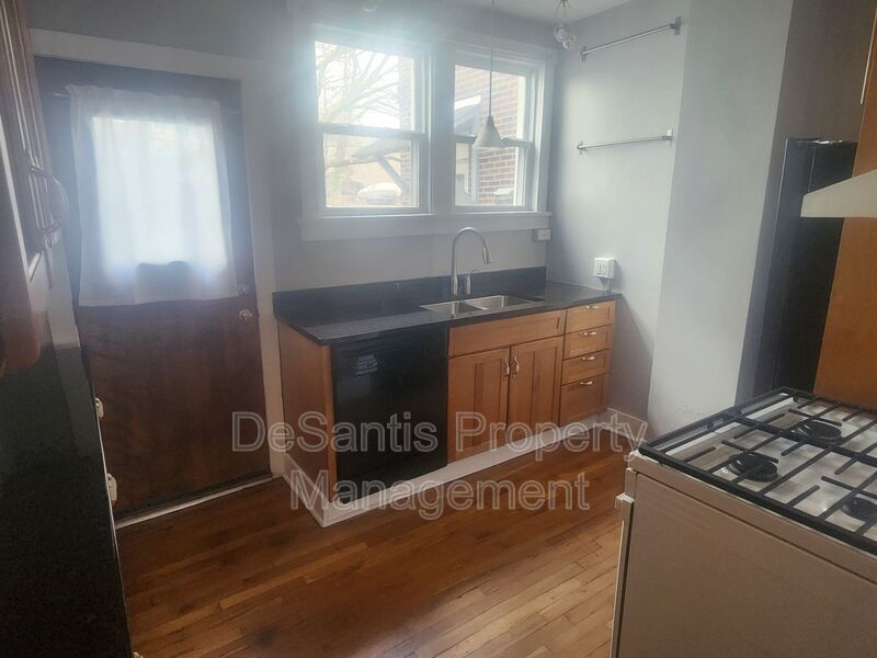 2 Bedroom 1 bath updated Row Home property image