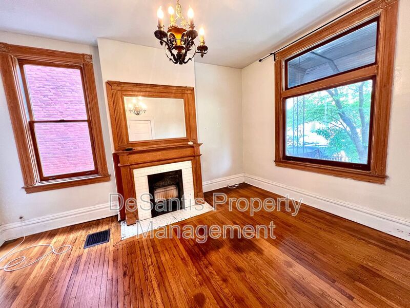 Pittsburgh - Huge 1 Bed 1 Bath - Charming Duplex property image