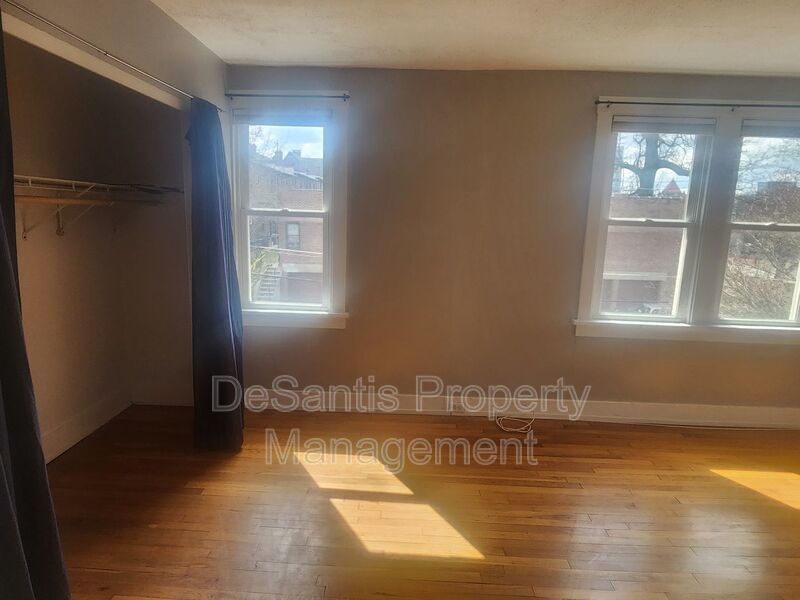 2 Bedroom 1 bath updated Row Home property image