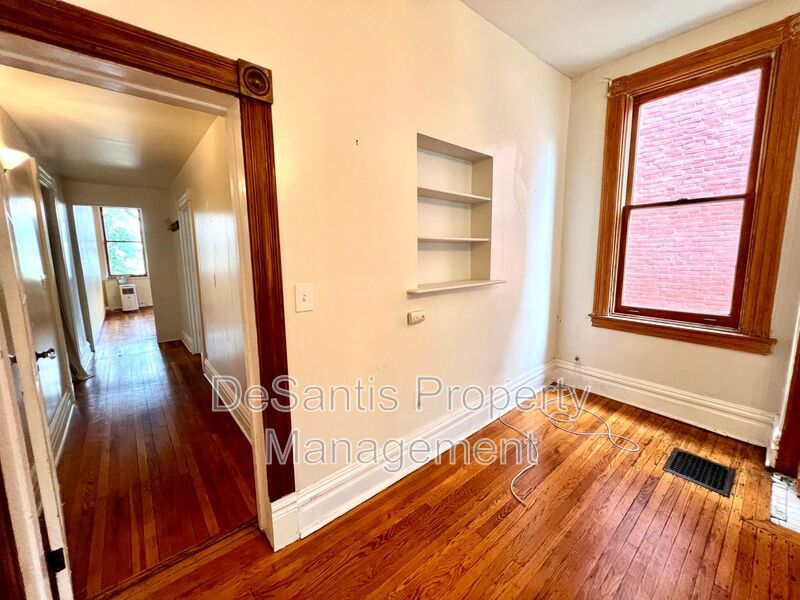 Pittsburgh - Huge 1 Bed 1 Bath - Charming Duplex property image