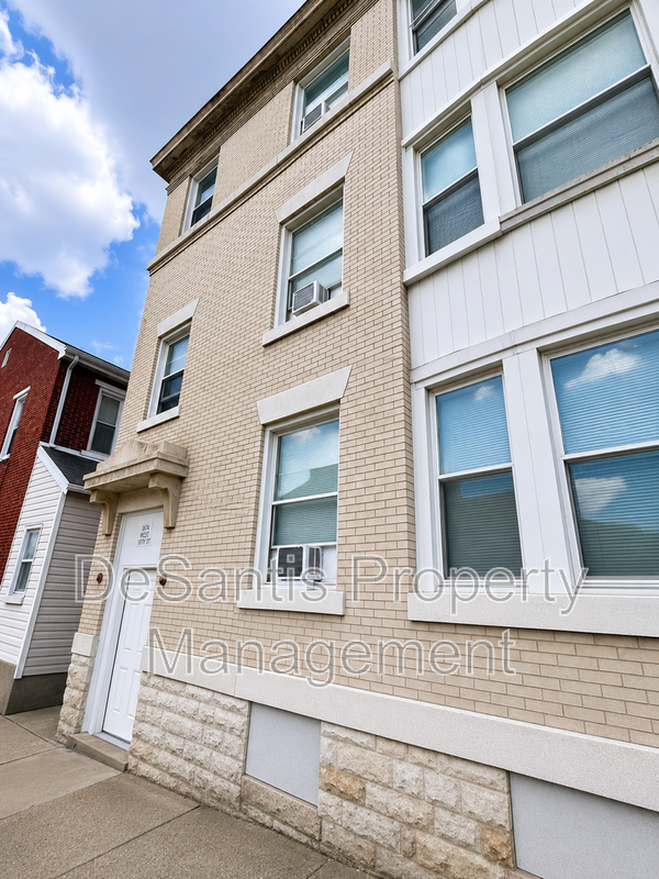 Spacious 2 Bed / 1 Bath in Desirable Bloomfield property image