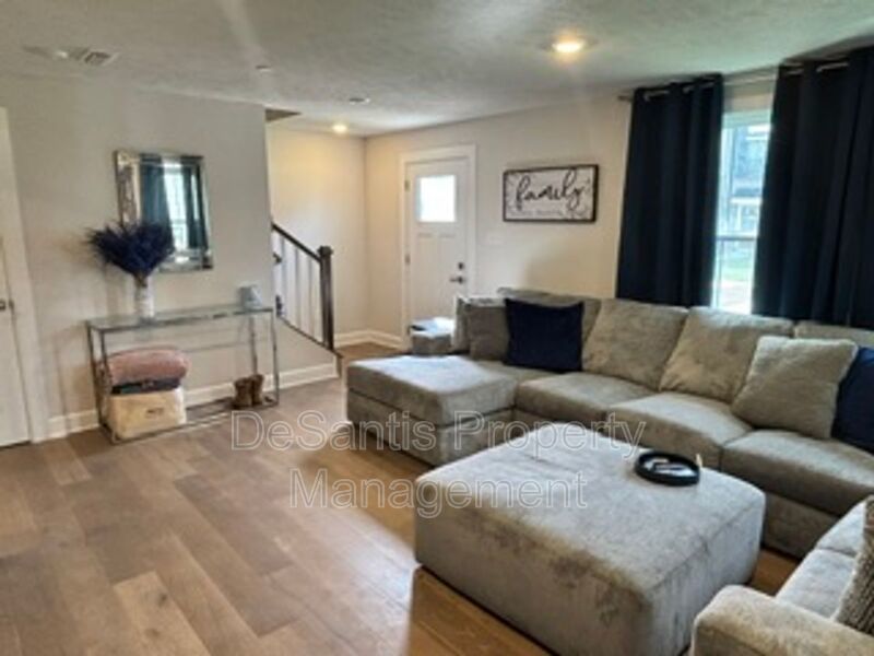 3 bedroom 4 bath in Moon Township school district property image