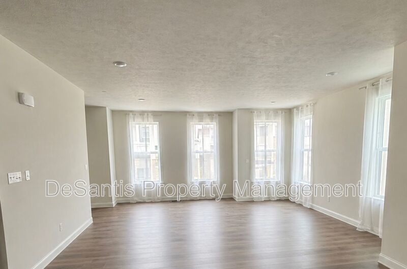 3 bedroom 4 bath in Moon Township school district property image