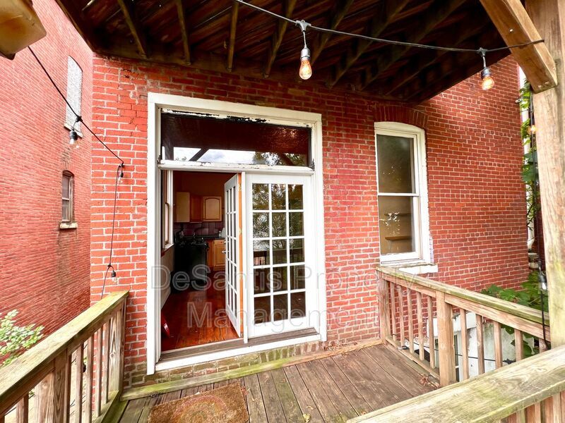Pittsburgh - Huge 1 Bed 1 Bath - Charming Duplex property image