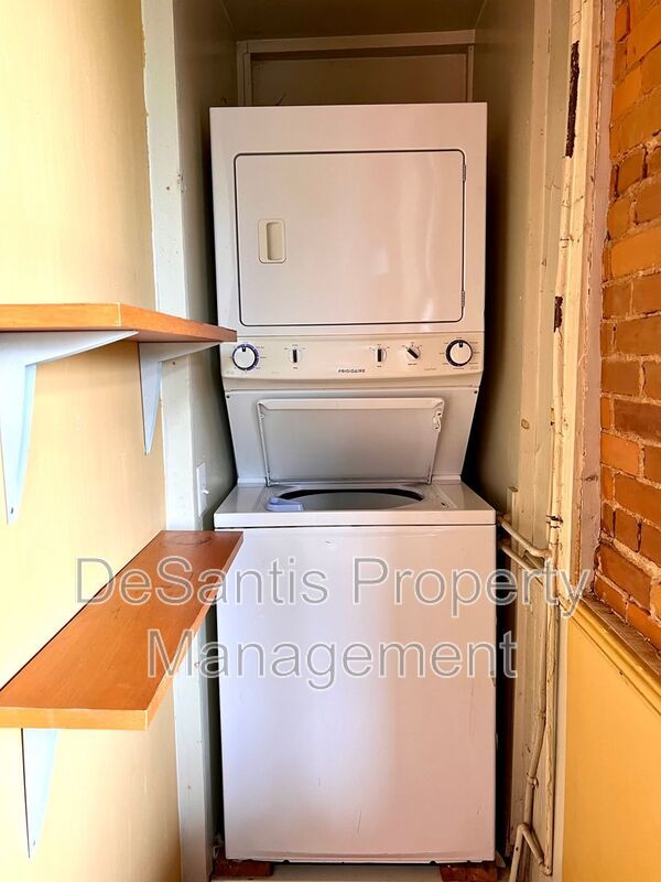 Pittsburgh - Huge 1 Bed 1 Bath - Charming Duplex property image