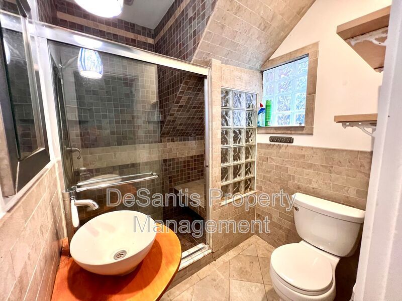 Pittsburgh - Huge 1 Bed 1 Bath - Charming Duplex property image