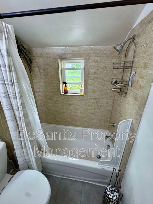 Charming 2 Bed 1 Bath in Beechview! property image
