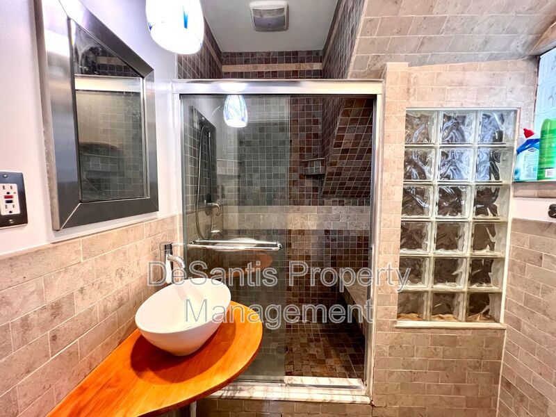 Pittsburgh - Huge 1 Bed 1 Bath - Charming Duplex property image