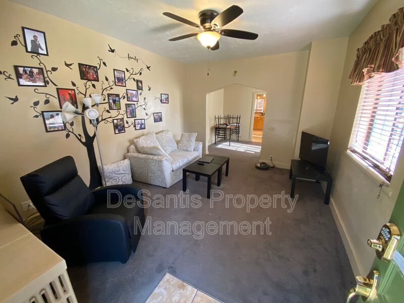 Charming 5 Bed 2 Bath House in Carnegie! property image