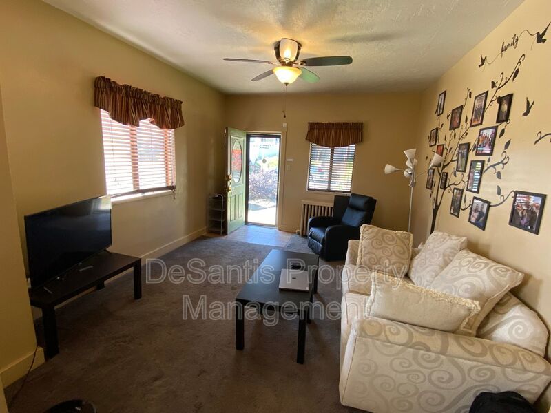 Charming 5 Bed 2 Bath House in Carnegie! property image
