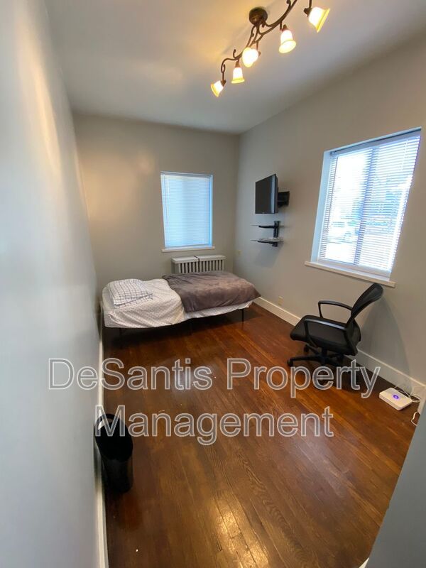 Charming 5 Bed 2 Bath House in Carnegie! property image