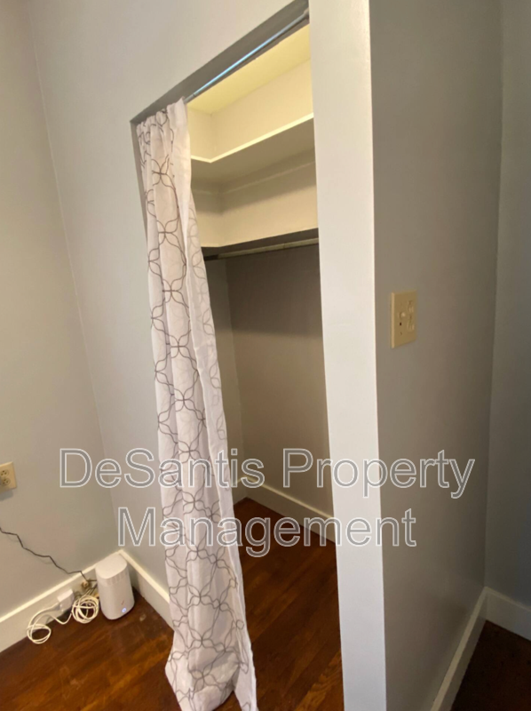 Charming 5 Bed 2 Bath House in Carnegie! property image