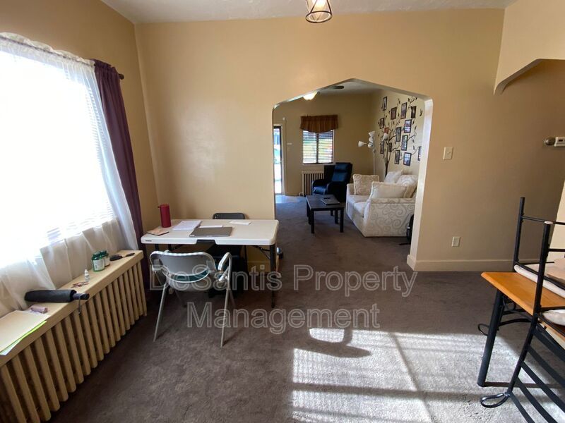 Charming 5 Bed 2 Bath House in Carnegie! property image