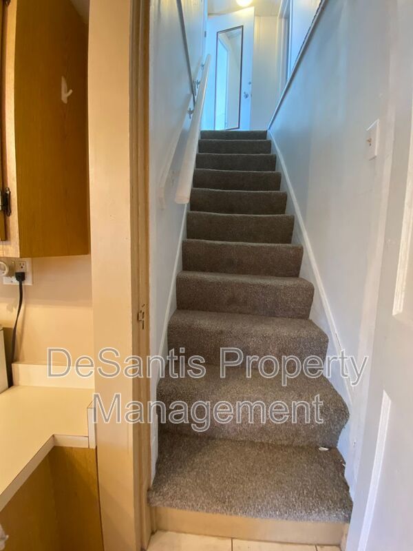 Charming 5 Bed 2 Bath House in Carnegie! property image