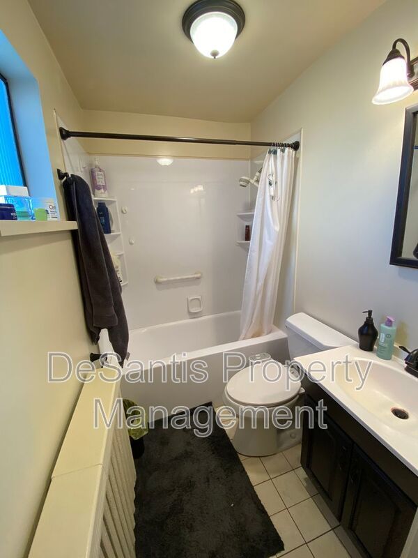 Charming 5 Bed 2 Bath House in Carnegie! property image