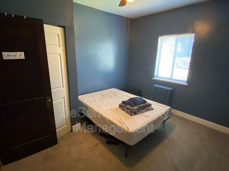 Charming 5 Bed 2 Bath House in Carnegie! property image