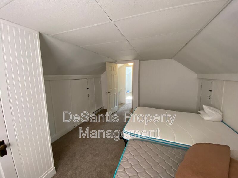 Charming 5 Bed 2 Bath House in Carnegie! property image