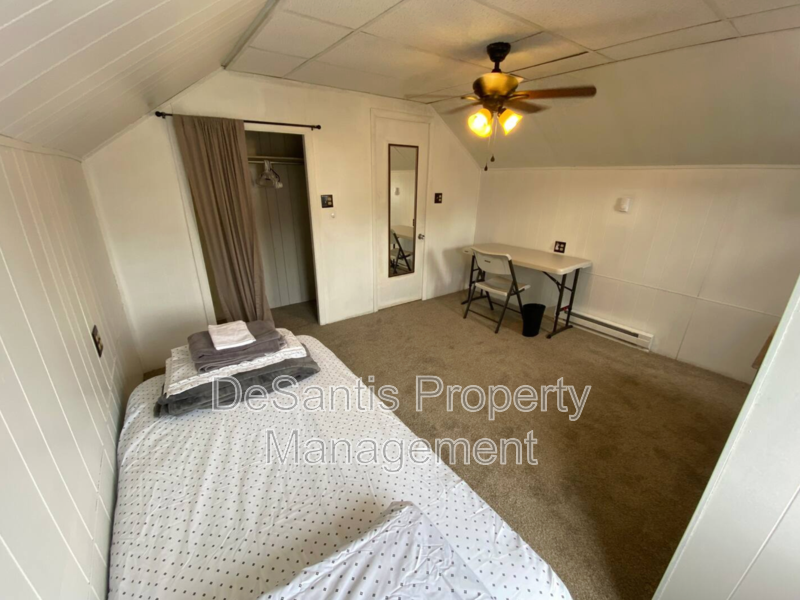 Charming 5 Bed 2 Bath House in Carnegie! property image