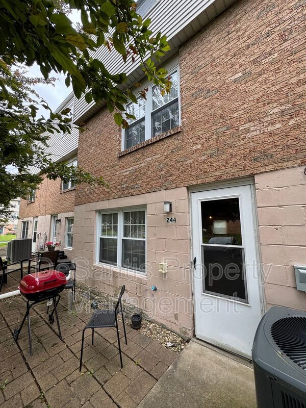 Charming 2 Bed 1 Bath in Cranberry! property image