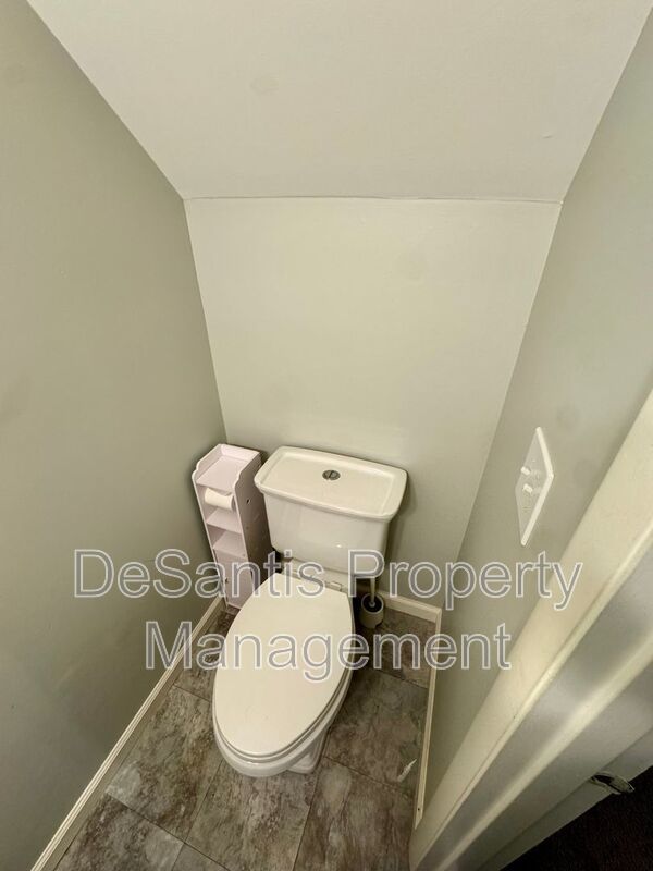 Charming 2 Bed 1 Bath in Cranberry! property image
