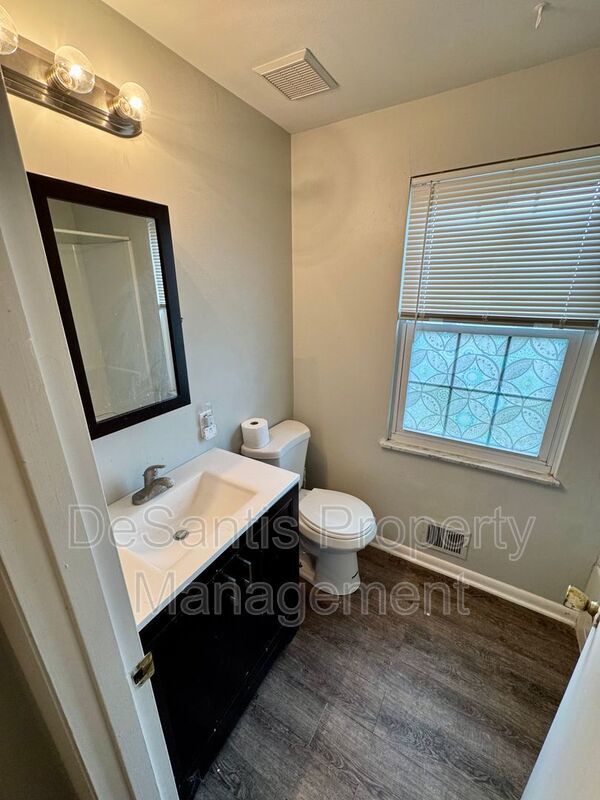 Charming 2 Bed 1 Bath in Cranberry! property image