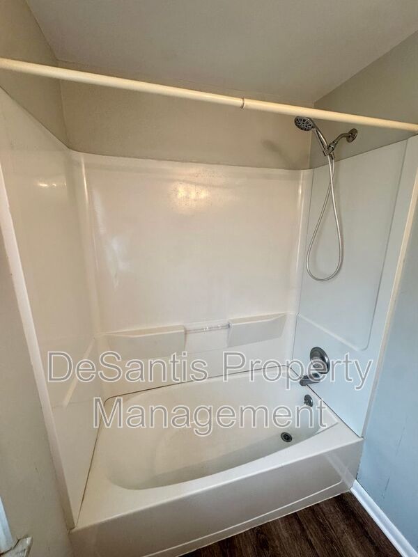 Charming 2 Bed 1 Bath in Cranberry! property image