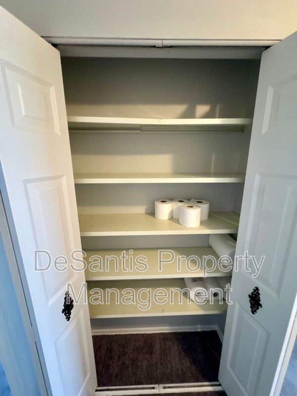 Charming 2 Bed 1 Bath in Cranberry! property image