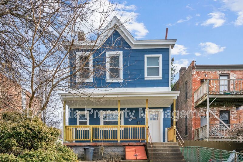 *Price Improved* Upper Level 2-Bed 1 Bath Apartment in Oakland! property image