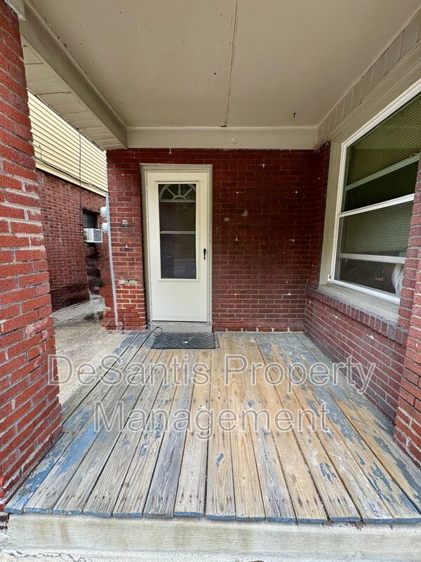 Cozy & Bright 2 Bedroom in Carrick! property image