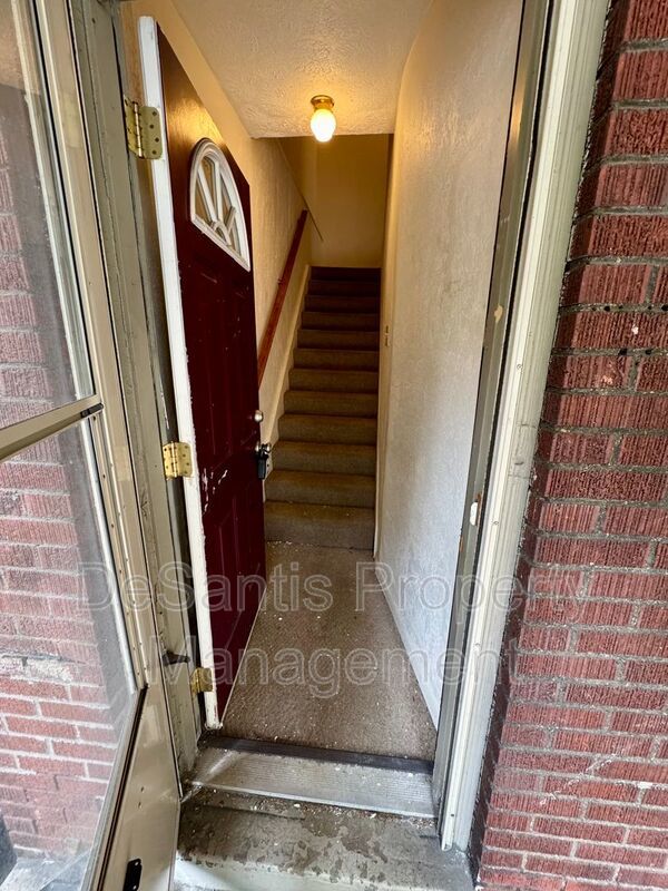 Cozy & Bright 2 Bedroom in Carrick! property image