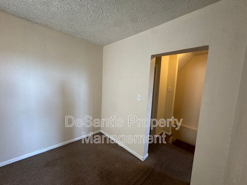 Cozy & Bright 2 Bedroom in Carrick! property image