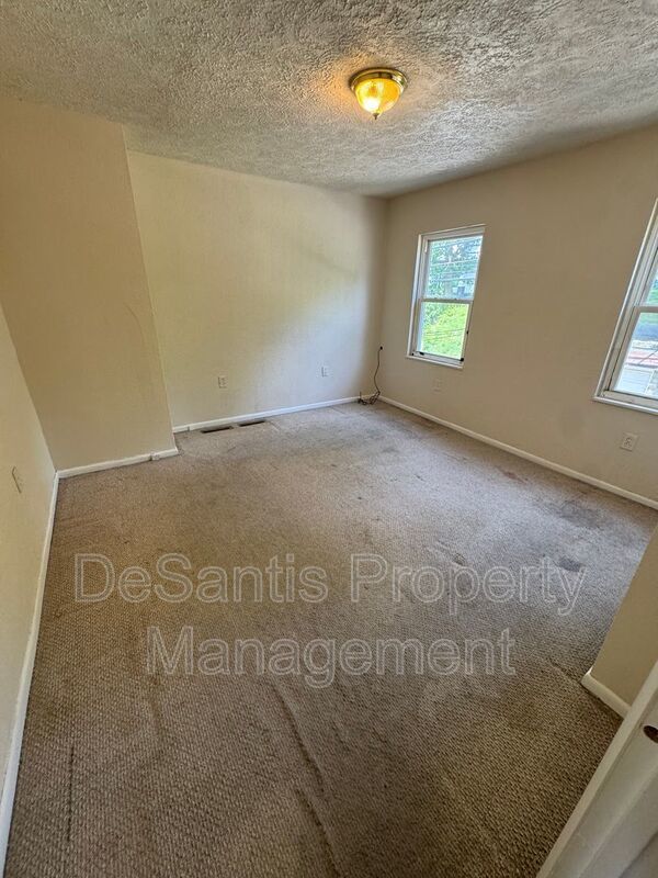 Cozy & Bright 2 Bedroom in Carrick! property image