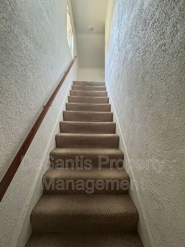 Cozy & Bright 2 Bedroom in Carrick! property image
