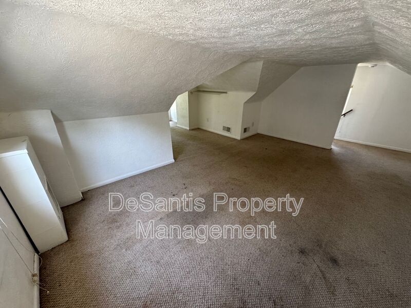 Cozy & Bright 2 Bedroom in Carrick! property image