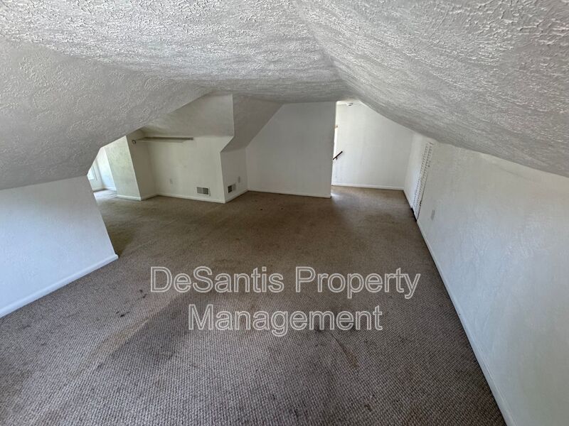 Cozy & Bright 2 Bedroom in Carrick! property image