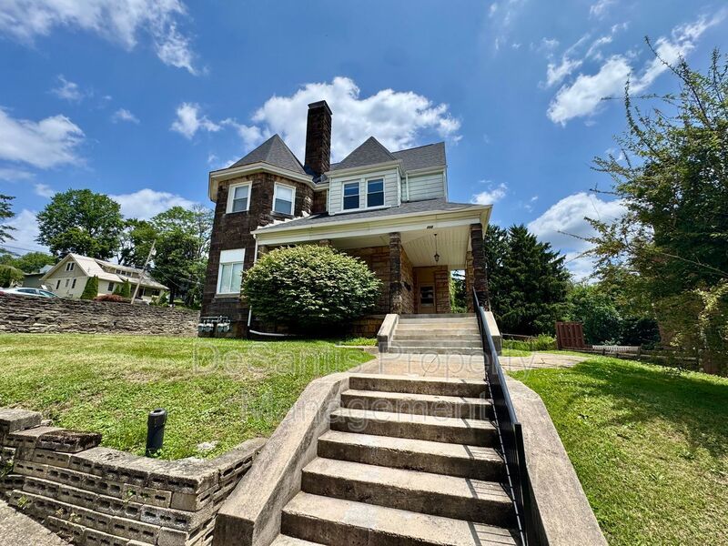 Spacious 2 Bed 1 Bath in Cheswick! property image