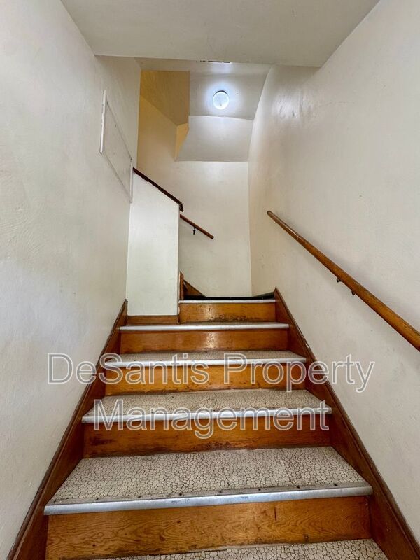 Spacious 2 Bed 1 Bath in Cheswick! property image
