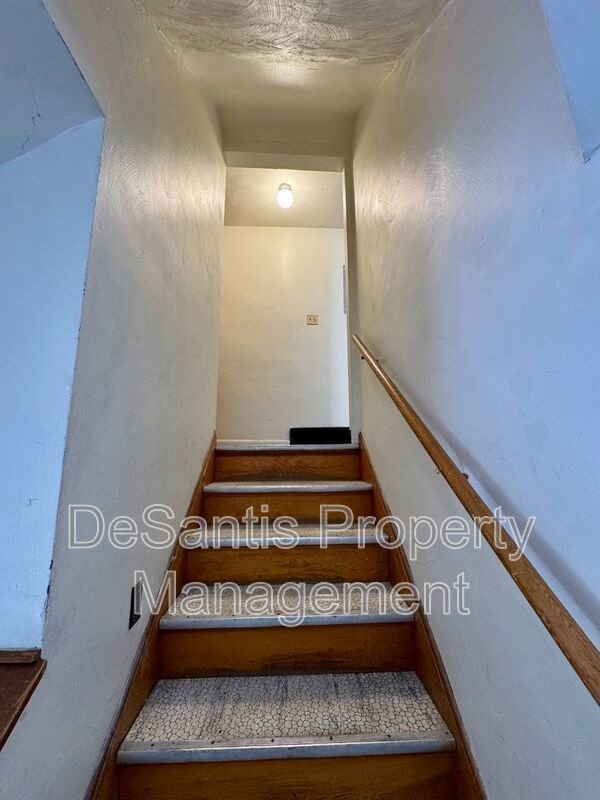 Spacious 2 Bed 1 Bath in Cheswick! property image