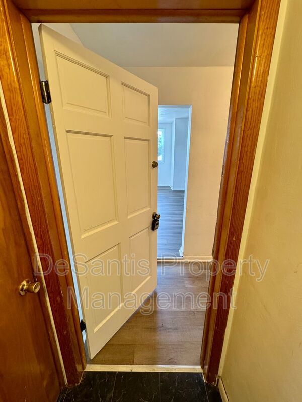 Spacious 2 Bed 1 Bath in Cheswick! property image