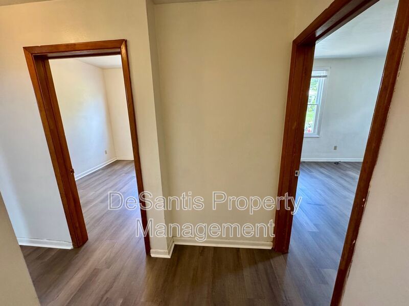 Spacious 2 Bed 1 Bath in Cheswick! property image