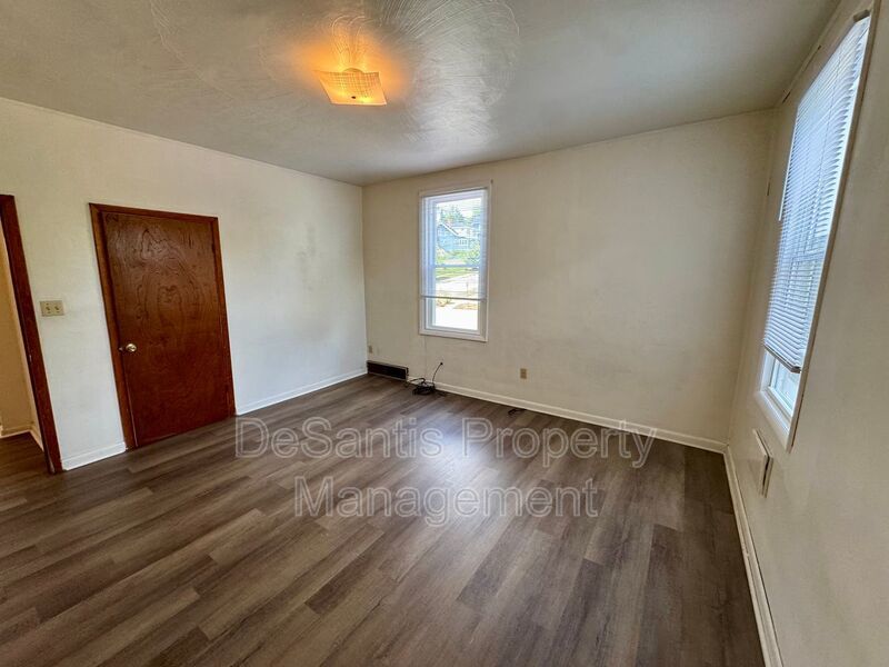 Spacious 2 Bed 1 Bath in Cheswick! property image