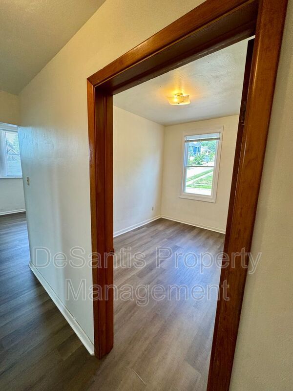 Spacious 2 Bed 1 Bath in Cheswick! property image