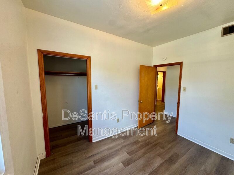 Spacious 2 Bed 1 Bath in Cheswick! property image