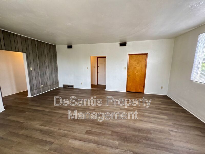 Spacious 2 Bed 1 Bath in Cheswick! property image