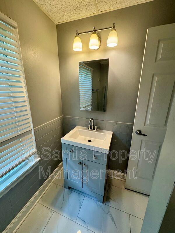 1 Bed 1 Bath Apt in Bellevue! property image
