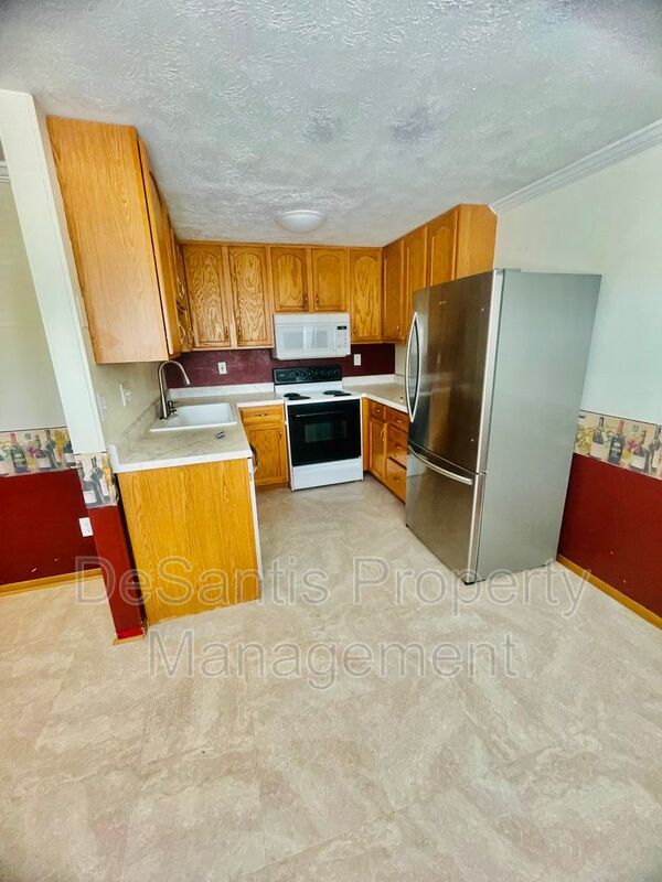 3 bed- 1.5 Bath- Bridgeville Pa property image