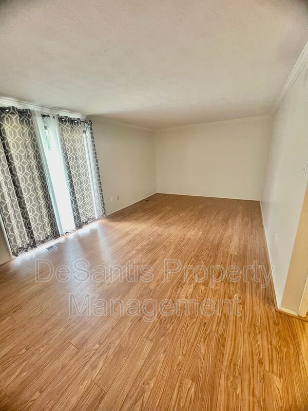 3 bed- 1.5 Bath- Bridgeville Pa property image